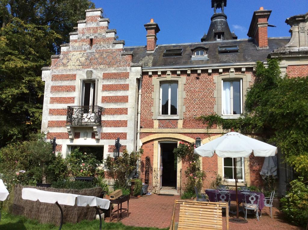 Chateau De Bertreville Bed & Breakfast Екстериор снимка