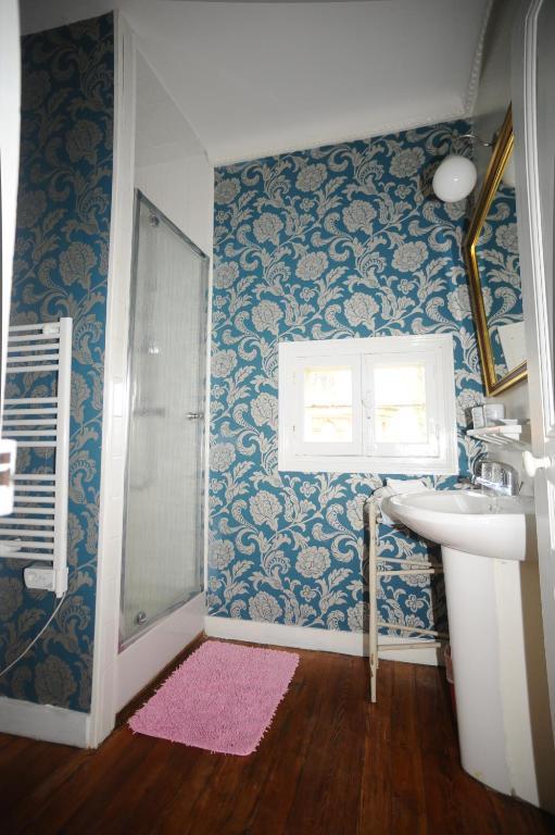 Chateau De Bertreville Bed & Breakfast Стая снимка