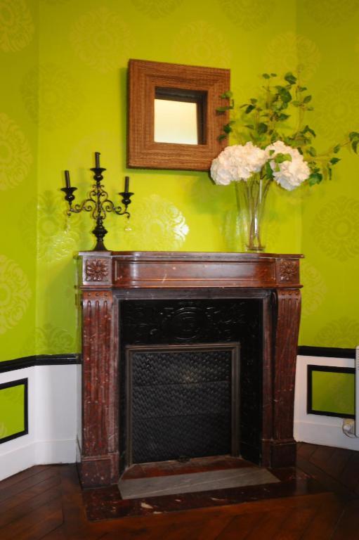 Chateau De Bertreville Bed & Breakfast Стая снимка