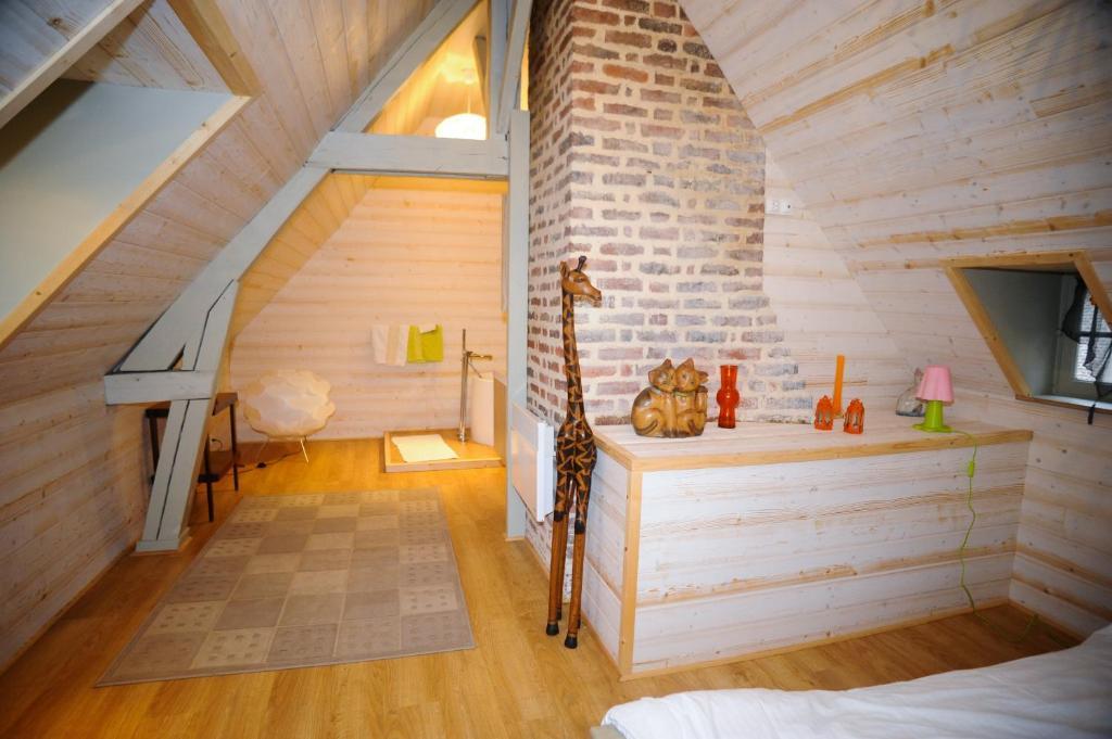Chateau De Bertreville Bed & Breakfast Стая снимка