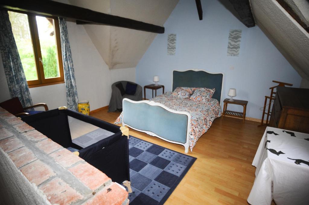 Chateau De Bertreville Bed & Breakfast Стая снимка
