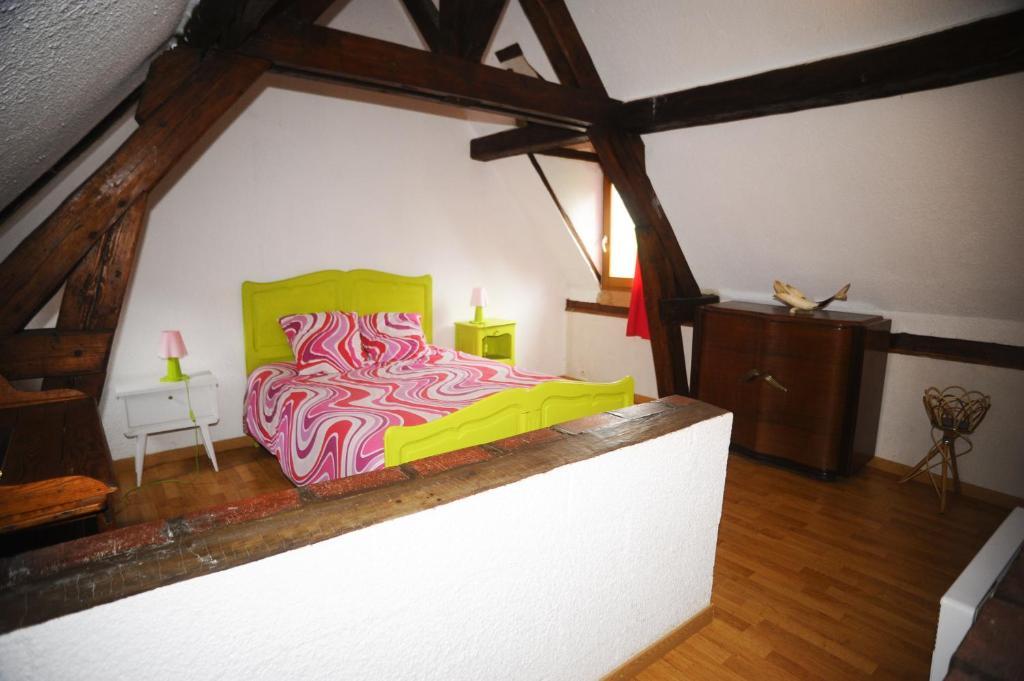 Chateau De Bertreville Bed & Breakfast Стая снимка